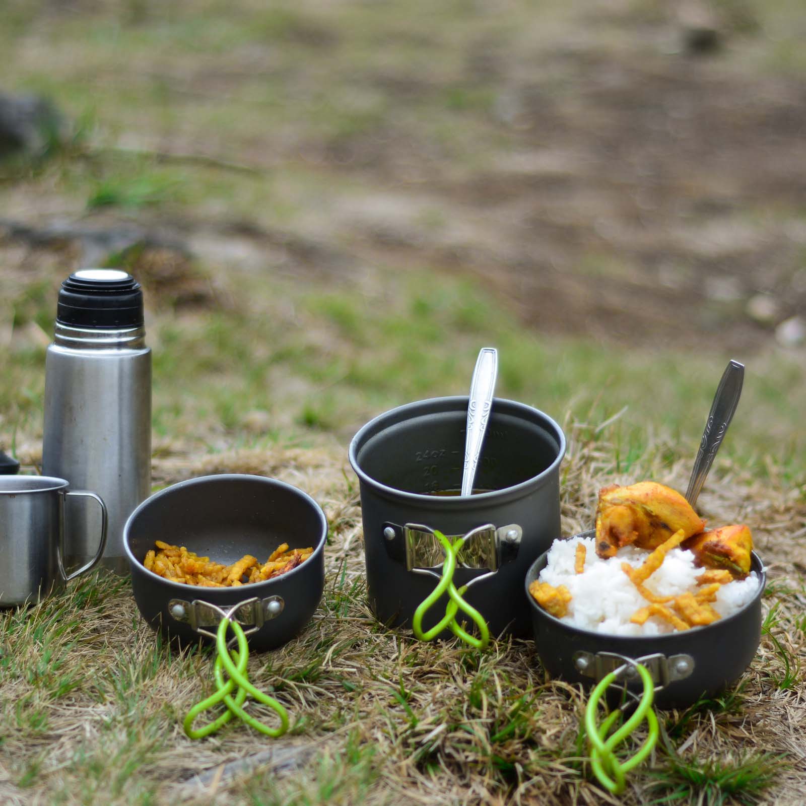 Camping Geschirr + Besteck, Outdoor Geschirrset, 8 Personen